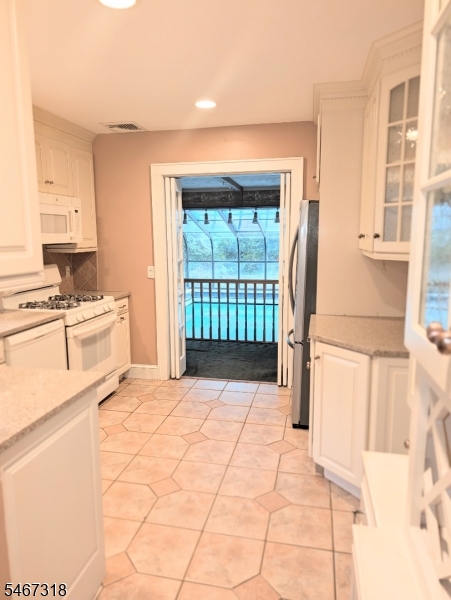 109 Madison Ave Property Photo 6