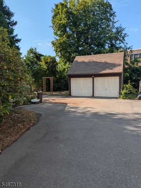 109 Madison Ave Property Photo 23