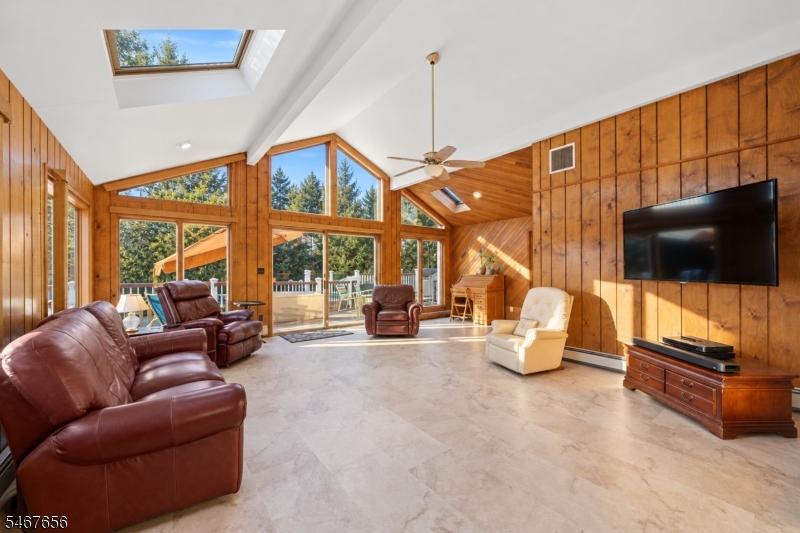 21 Ravine Ave Property Photo 4