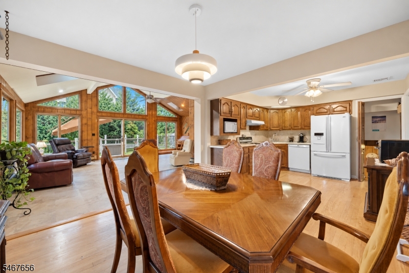 21 Ravine Ave Property Photo 8