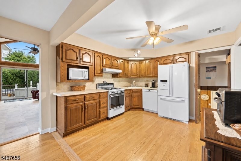 21 Ravine Ave Property Photo 9