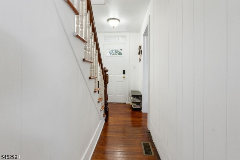 106 Allen St Property Photo 19