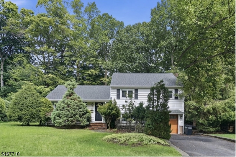 29 Addison Pl Property Photo 1