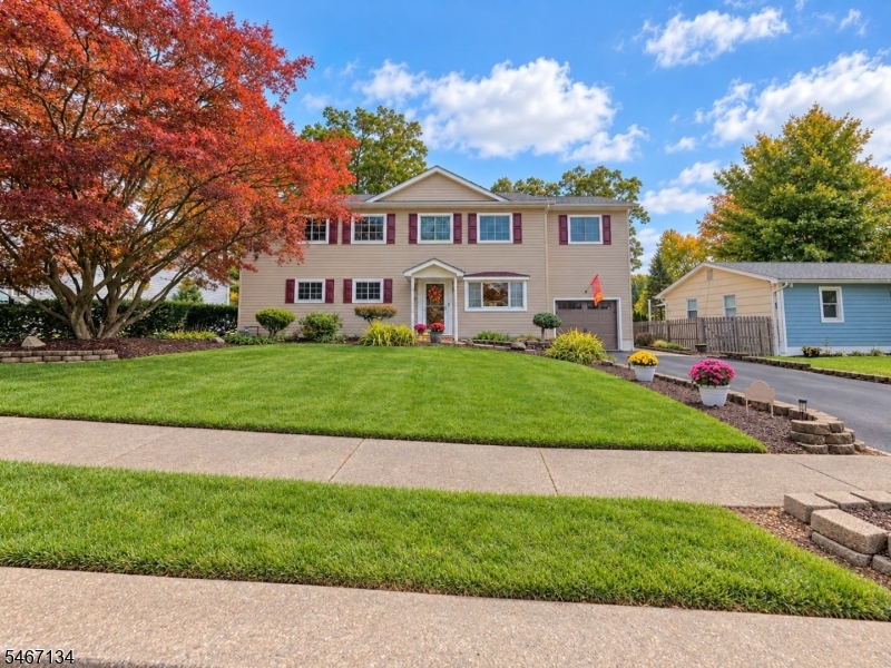 7 Perrelli Ln Property Photo 1