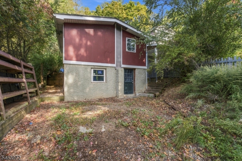 108 Hillside Terrace Property Photo 4