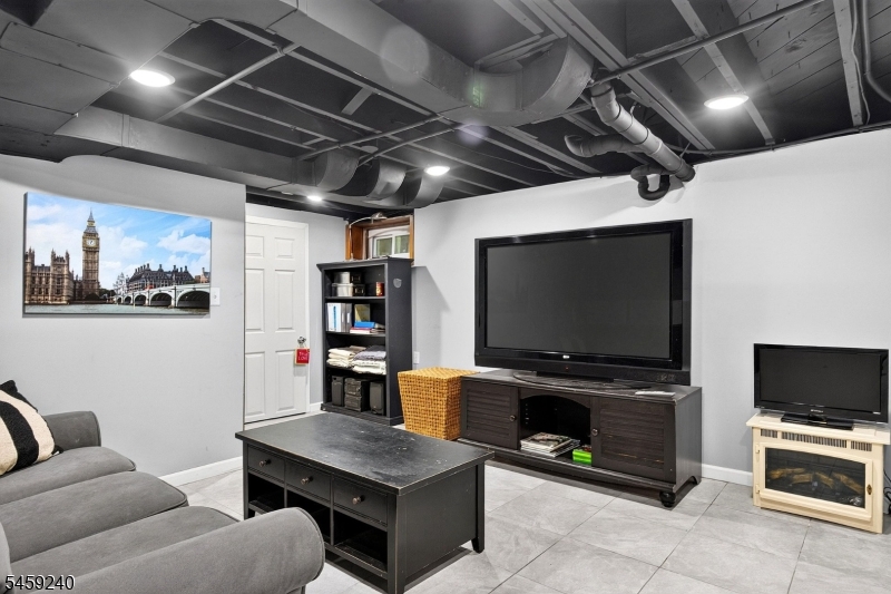 2514 Audrey Ter Property Photo 28