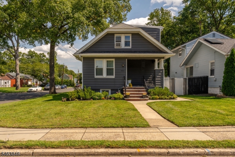 401 John St Property Photo 1