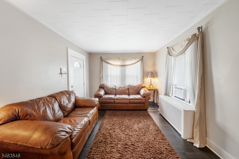401 John St Property Photo 5