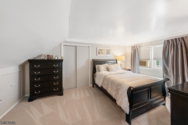 401 John St Property Photo 10
