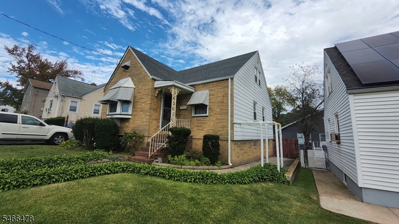 509 Thompson Ave Property Photo 2