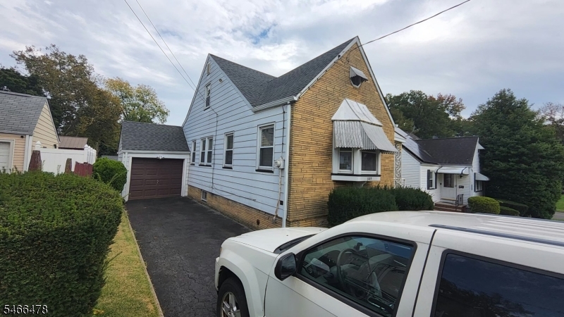 509 Thompson Ave Property Photo 4