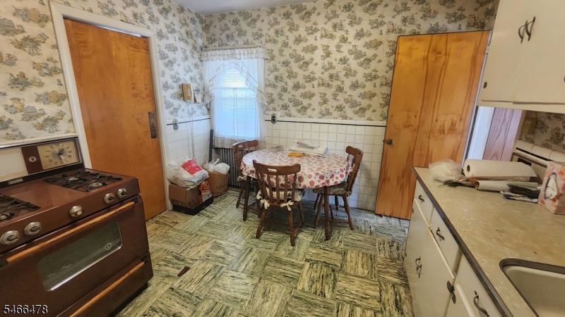 509 Thompson Ave Property Photo 10
