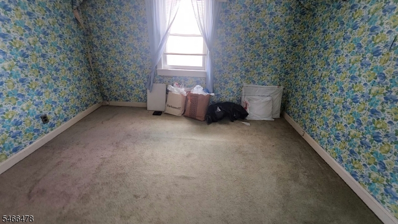 509 Thompson Ave Property Photo 16