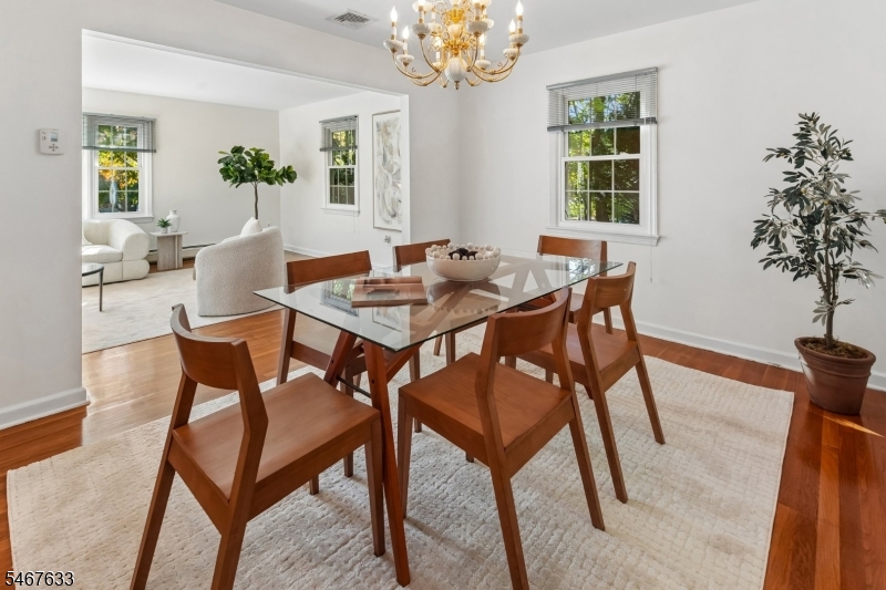 42 Collins Ave Property Photo 8