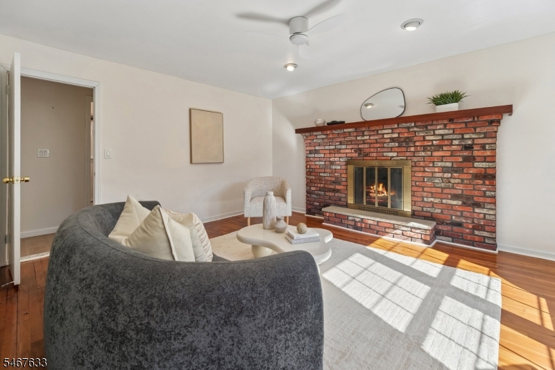 42 Collins Ave Property Photo 10