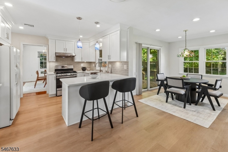 42 Collins Ave Property Photo 11