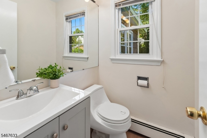 42 Collins Ave Property Photo 15