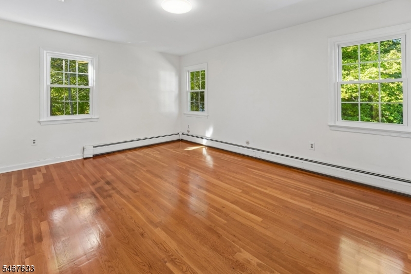 42 Collins Ave Property Photo 21