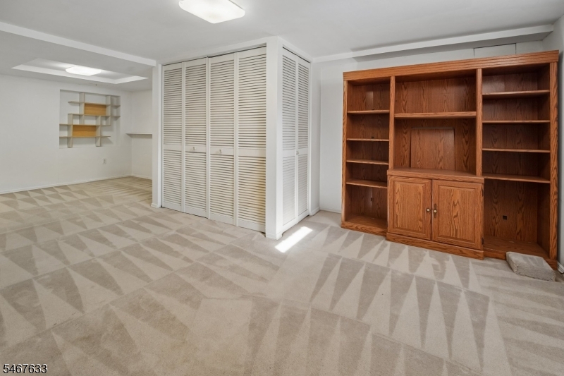 42 Collins Ave Property Photo 27