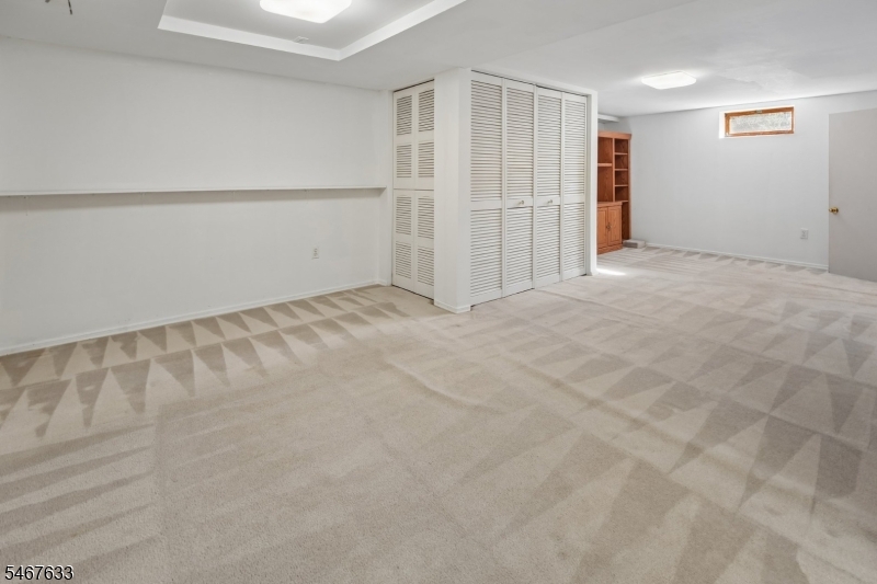42 Collins Ave Property Photo 29