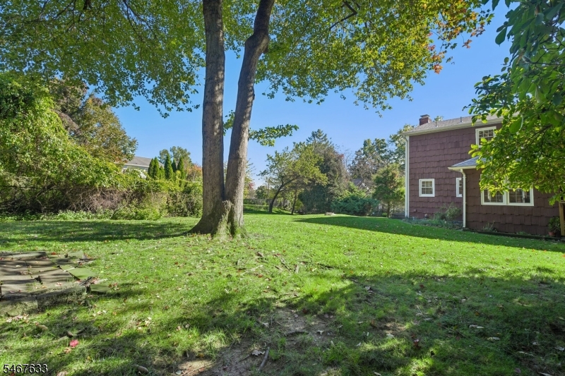 42 Collins Ave Property Photo 34