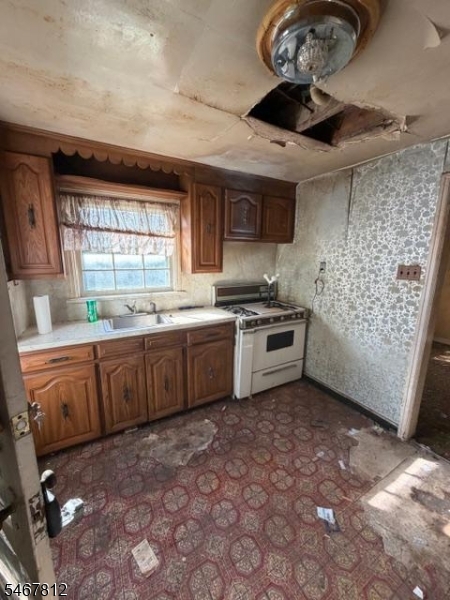 280 E 5th Ave Property Photo 5