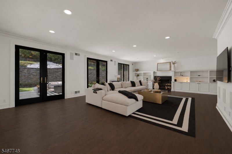 228 Highland Ave Property Photo 8