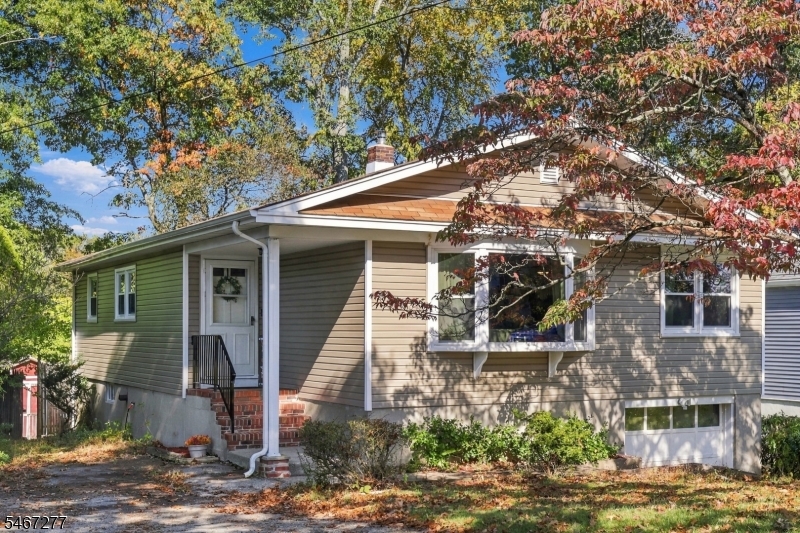 103 Ford Rd Property Photo 1