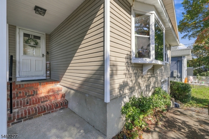 103 Ford Rd Property Photo 4