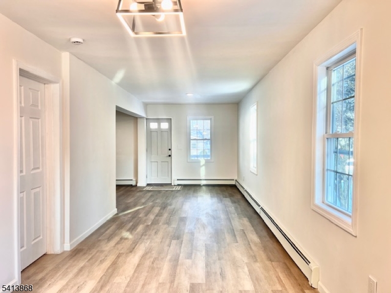 168 Oak St Property Photo 8