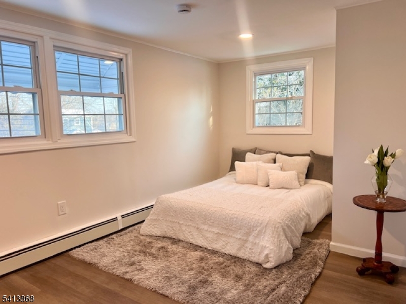 168 Oak St Property Photo 16