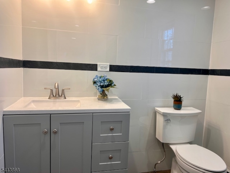168 Oak St Property Photo 19