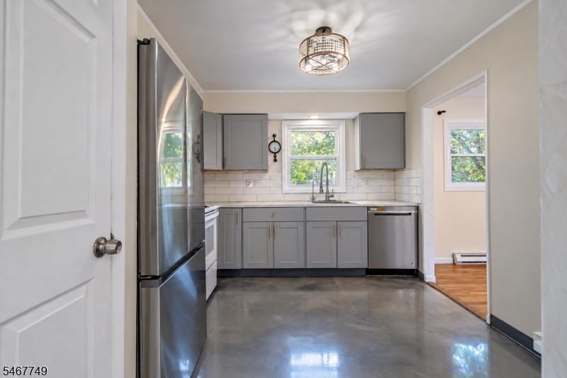 13 Adelphi Trl Property Photo 8