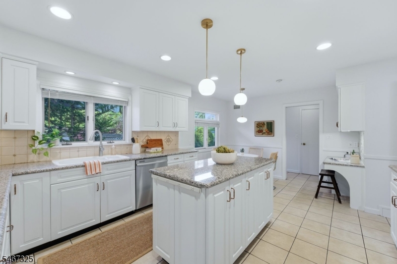45 Belgrade Ter Property Photo 15