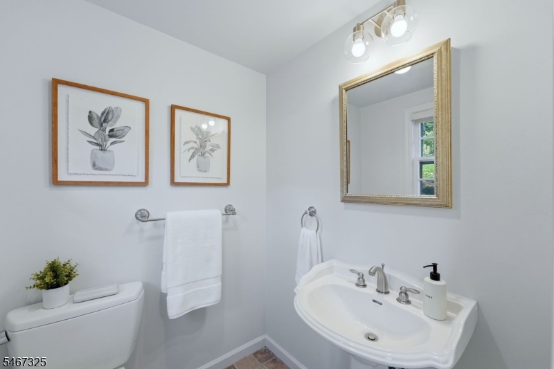45 Belgrade Ter Property Photo 18