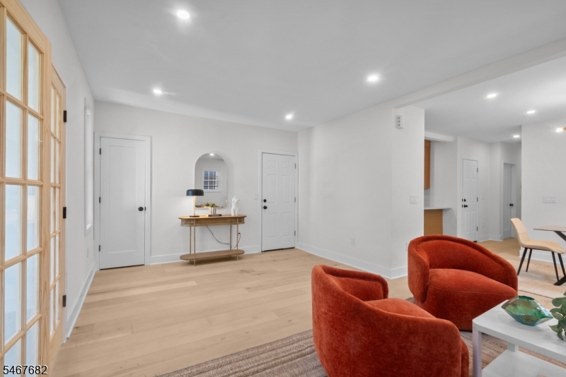 30 Irving St., Unit 2 2 Property Photo 3