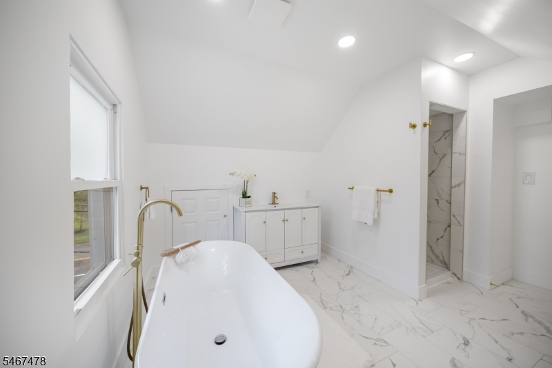 686 Meyersville Rd Property Photo 24