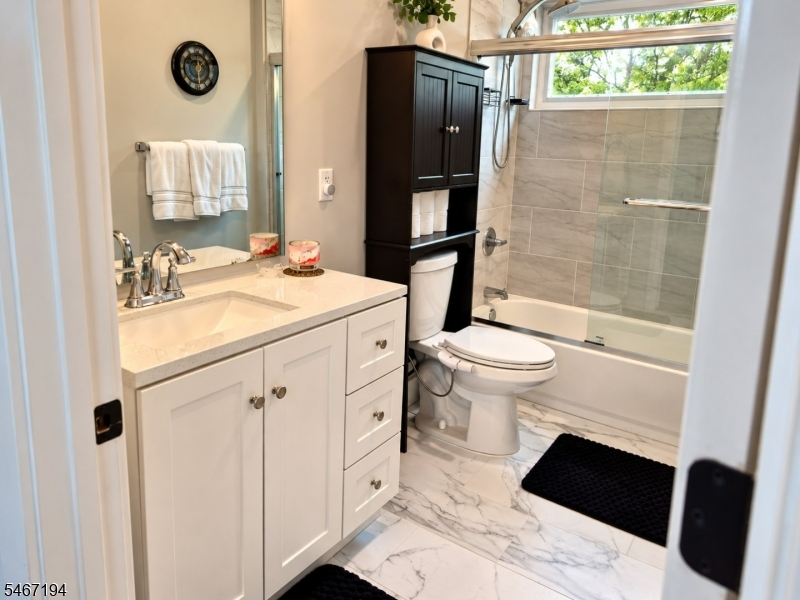 301 Foch Blvd Property Photo 18