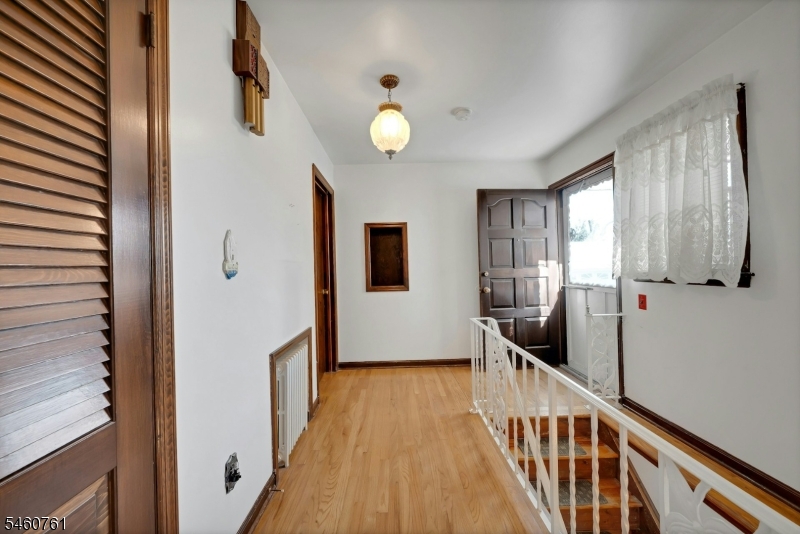 230 Lincoln Pl Property Photo 5