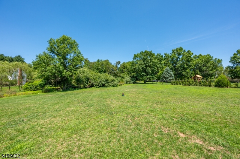103 Briar Way Property Photo 5