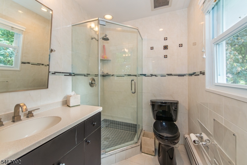 33 Underwood Rd Property Photo 19