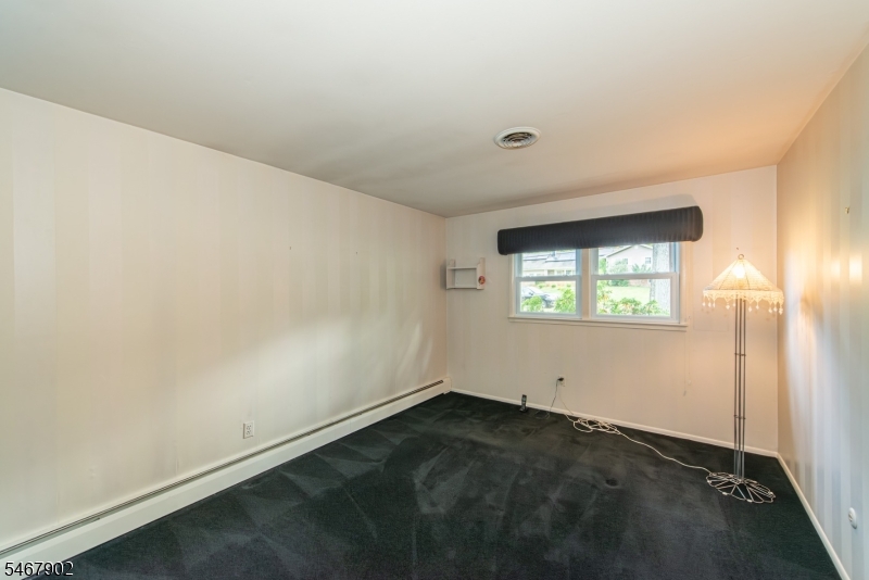 33 Underwood Rd Property Photo 22