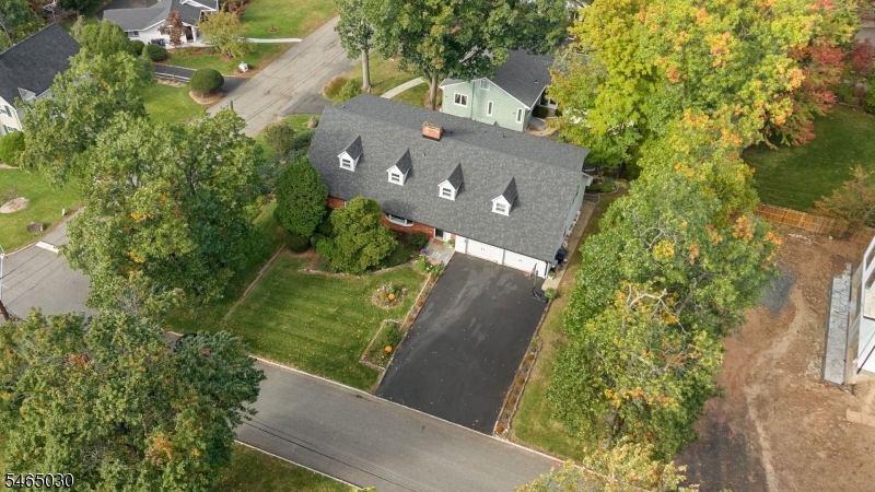 39 Lessing Rd Property Photo 1