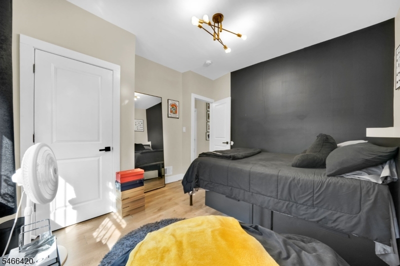 34 Arverne Ter Property Photo 9