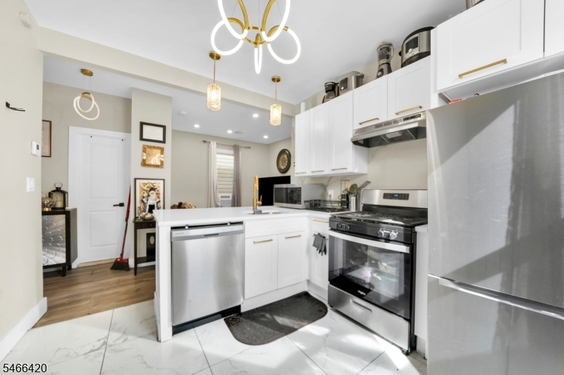 34 Arverne Ter Property Photo 15