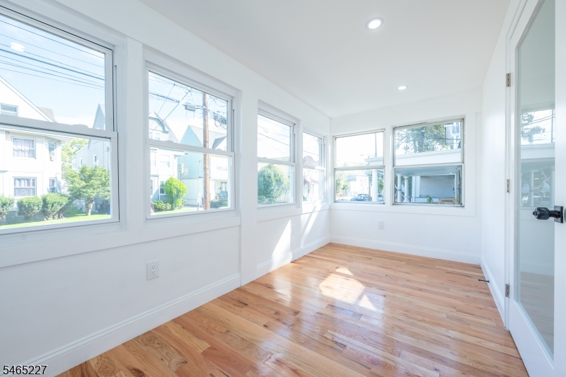 18 Meeker St Property Photo 6