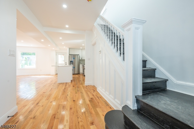 18 Meeker St Property Photo 8