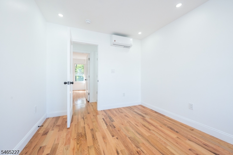 18 Meeker St Property Photo 26