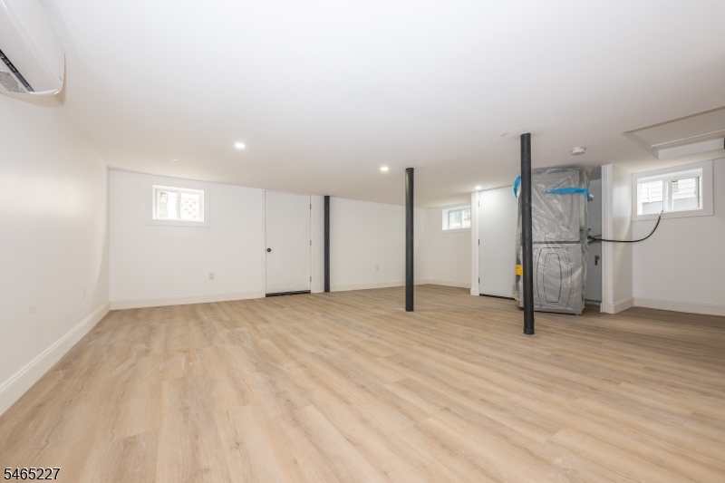 18 Meeker St Property Photo 34