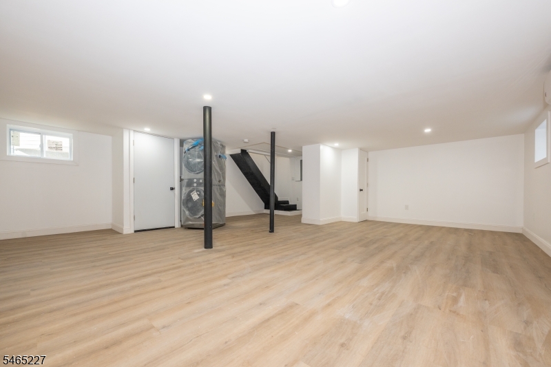 18 Meeker St Property Photo 36